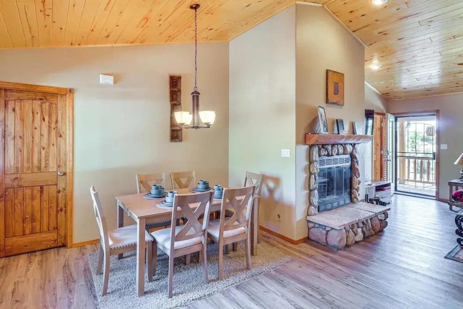 Near Lakes & Trails: Pet-friendly Cabin in Arizona