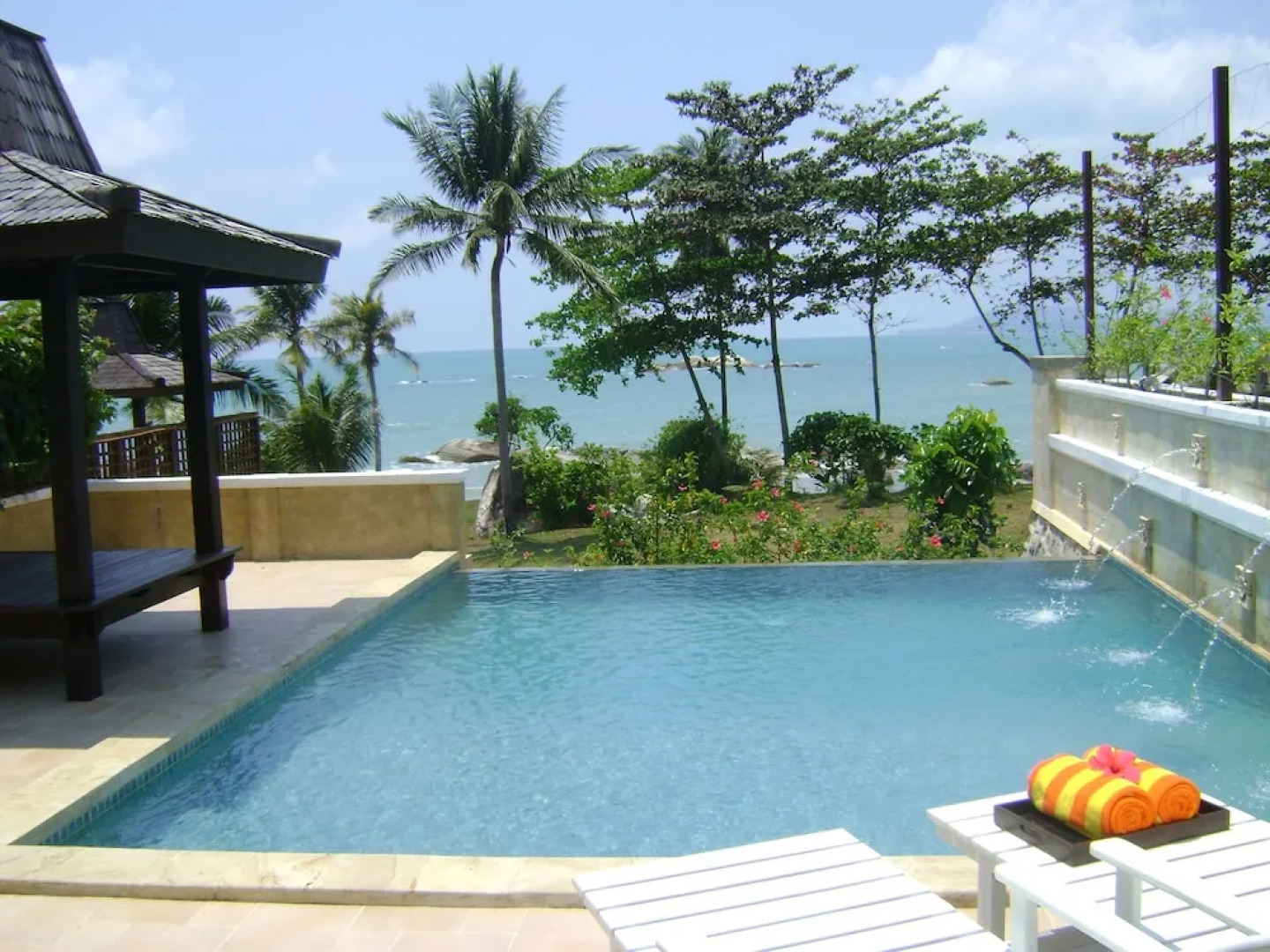 IStana Pool Villas & Spa