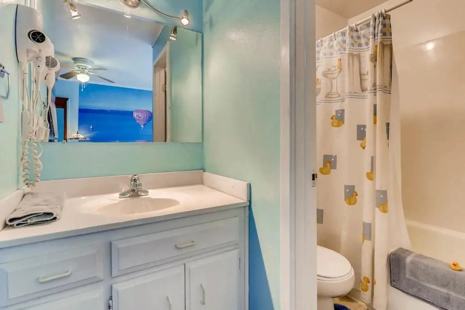 Inn the Clouds Hostel & Inn