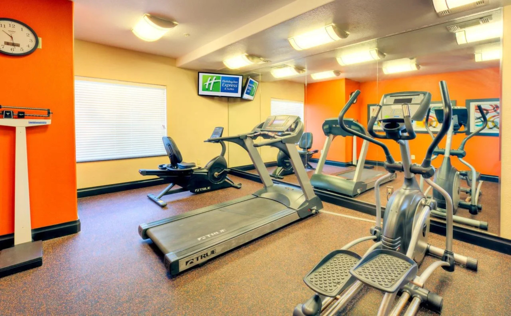 Holiday Inn Express & Suites Granbury by IHG