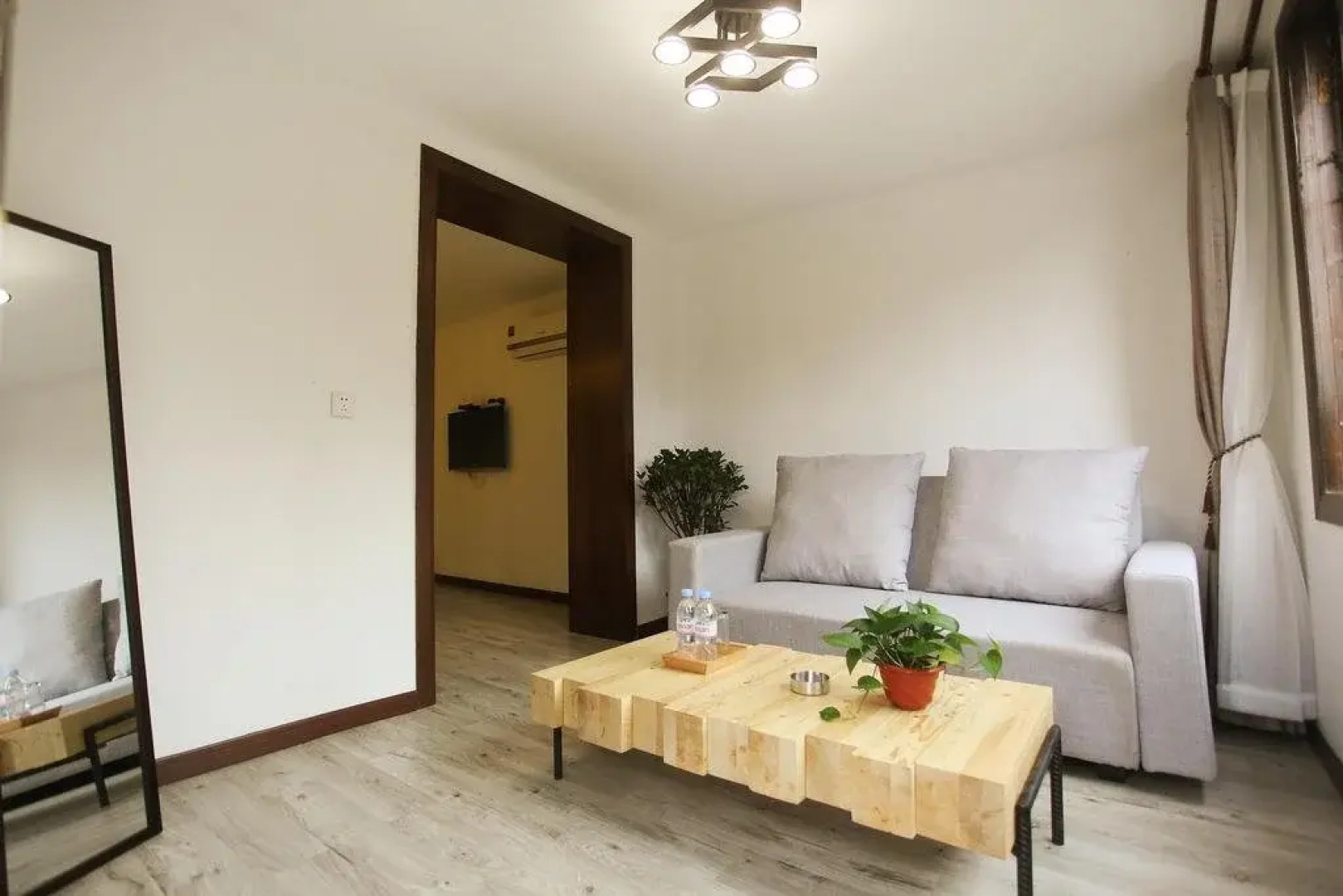 Xitang Hua Tian Hotel