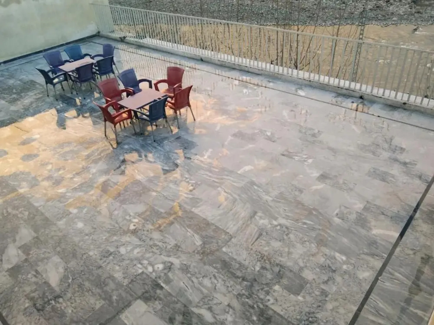 Happy Stay Hotel And Restaurant