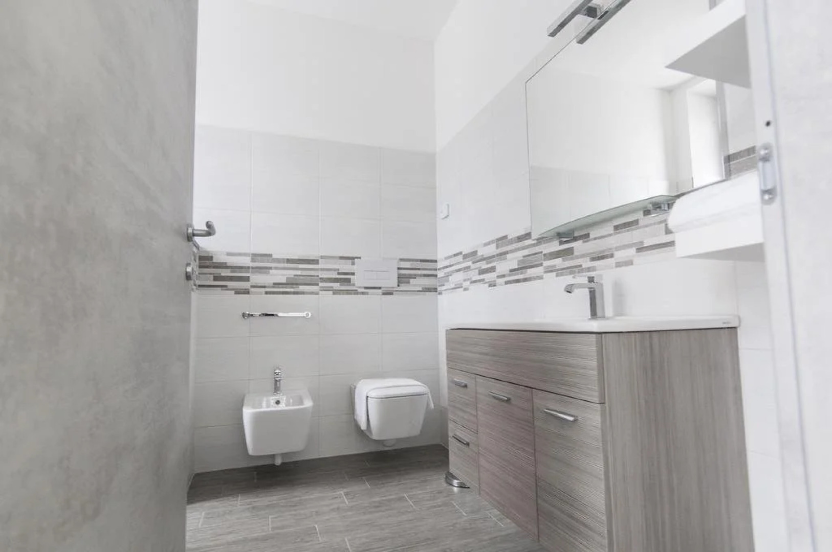 Campione del Garda Surf House - Hostel