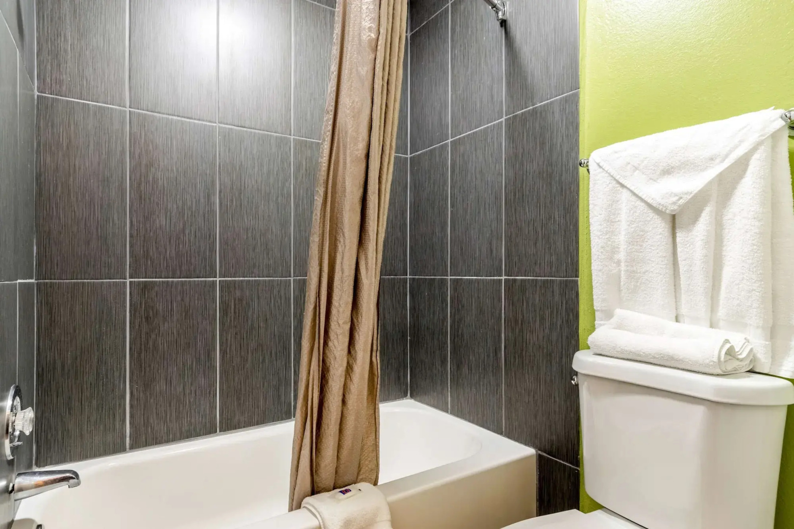 Motel 6 Buttonwillow, CA Central