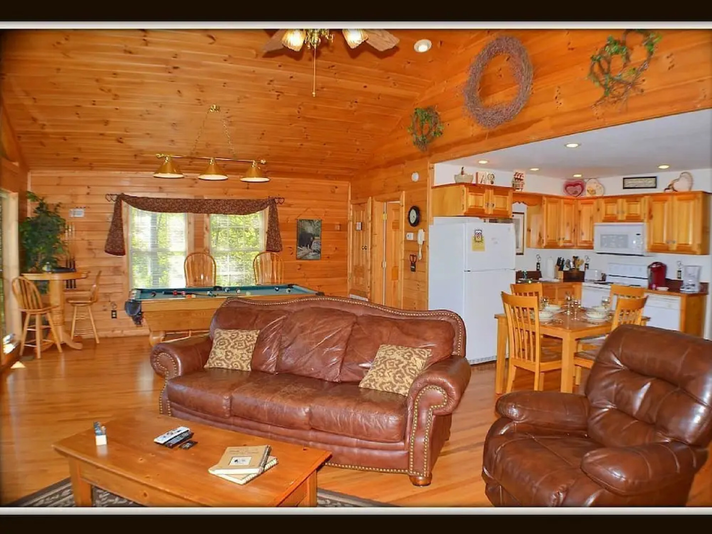 Amore Mountain Retreat - 1 Br cabin by RedAwning