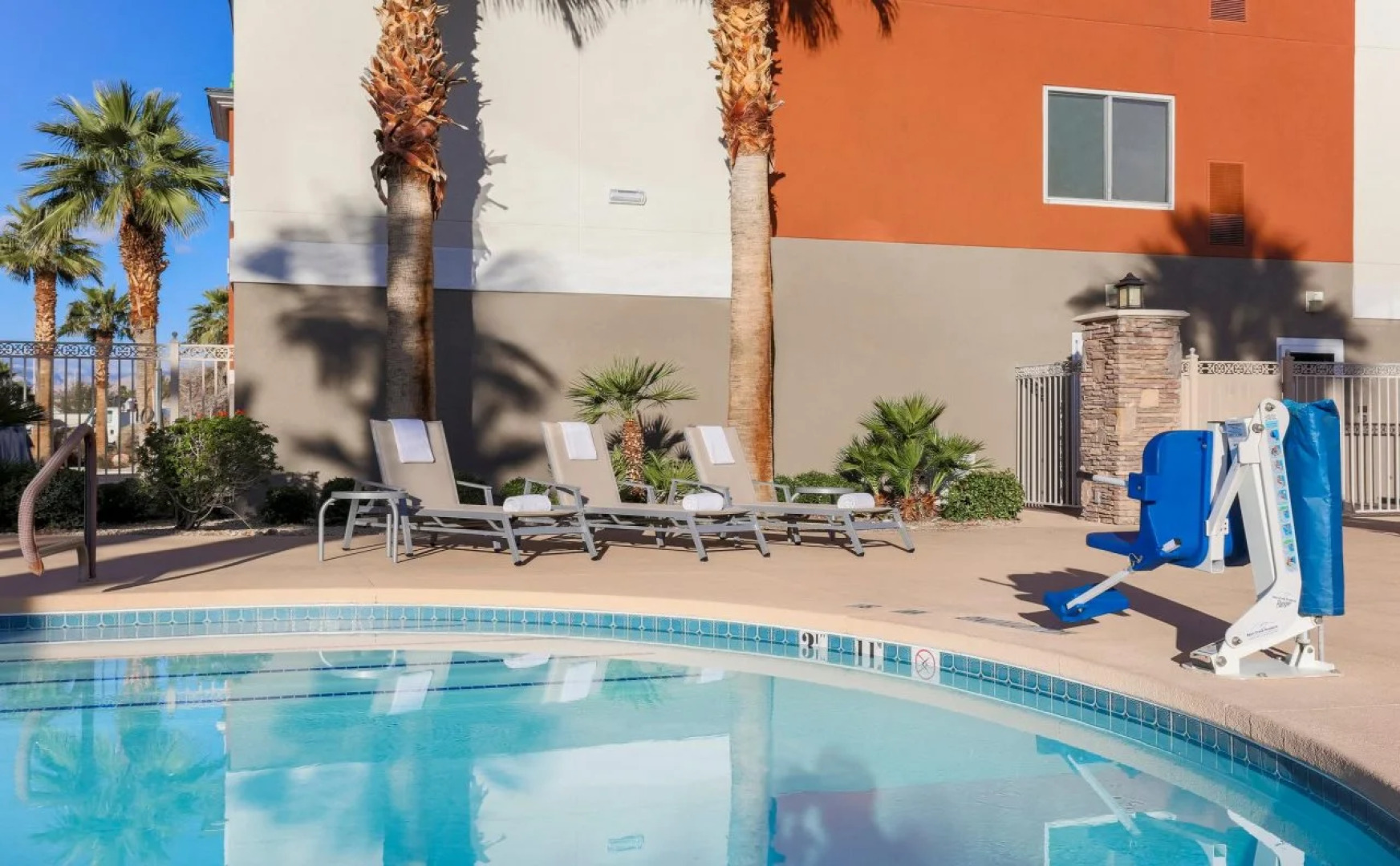 Holiday Inn Express Las Vegas - Stadium Area by IHG