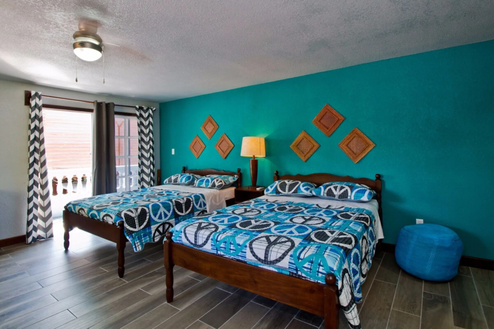 Sandbar Beachfront Hotel & Hostel