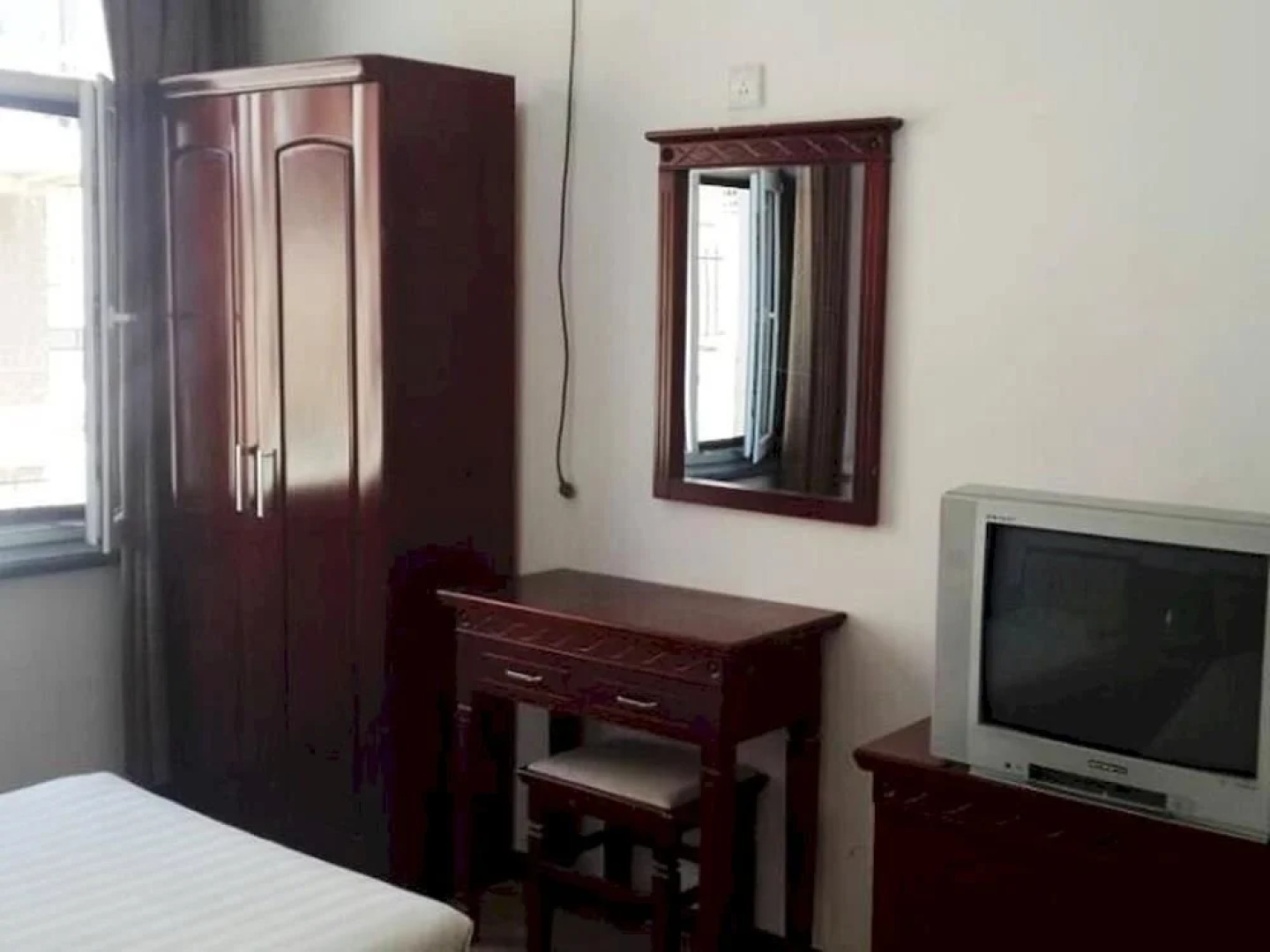 Xingcheng Xiaolonggong Hotel