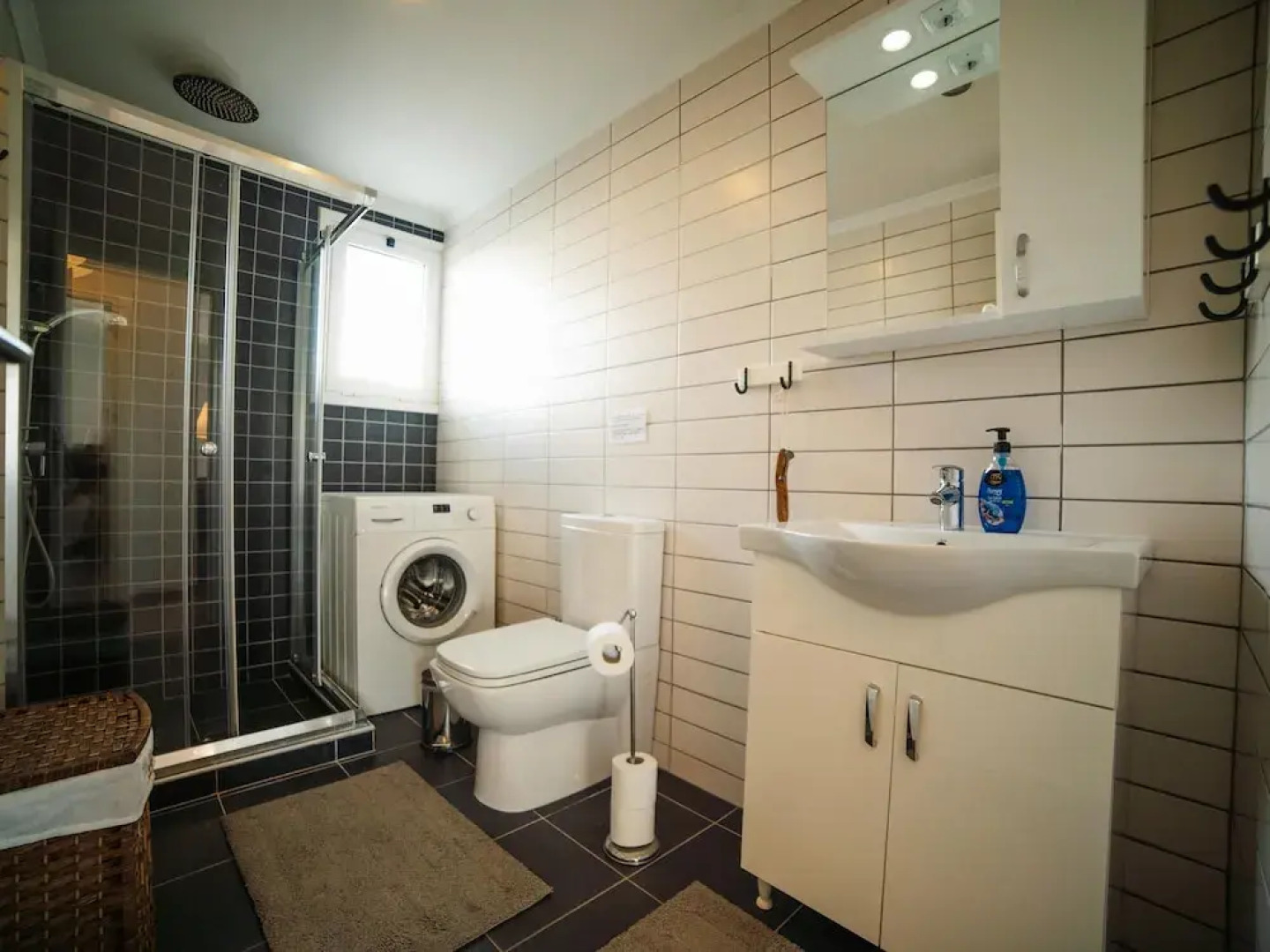 Sunny and Family Friendly Apartment Directly at the Pool