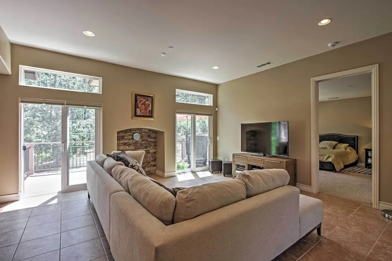 Roomy Home w/ Deck, 5 Mi to Lake Arrowhead Village