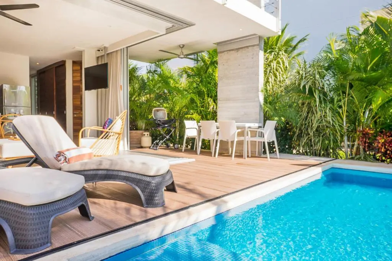 Private Canal Villa 10min to Beach