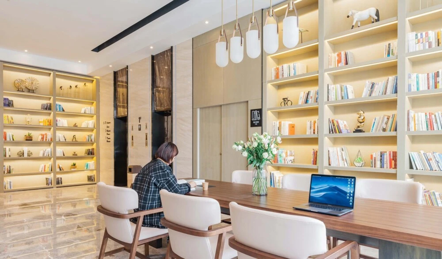 Atour Hotel Wanbang Plaza Hanzhong