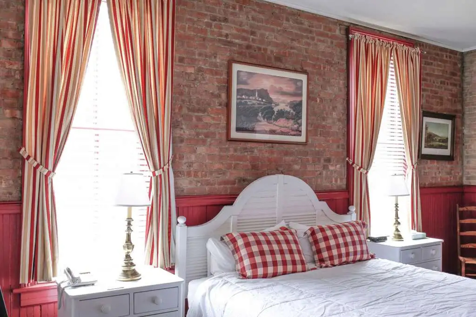 Beekman Arms and Delamater Inn