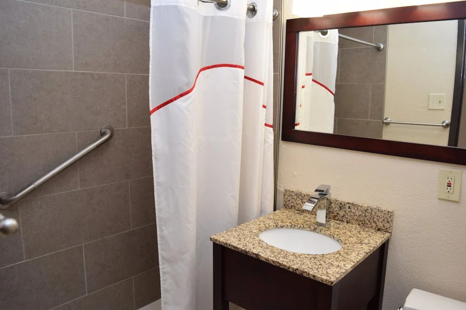 Travelodge Batavia Darien Lake Theme Park