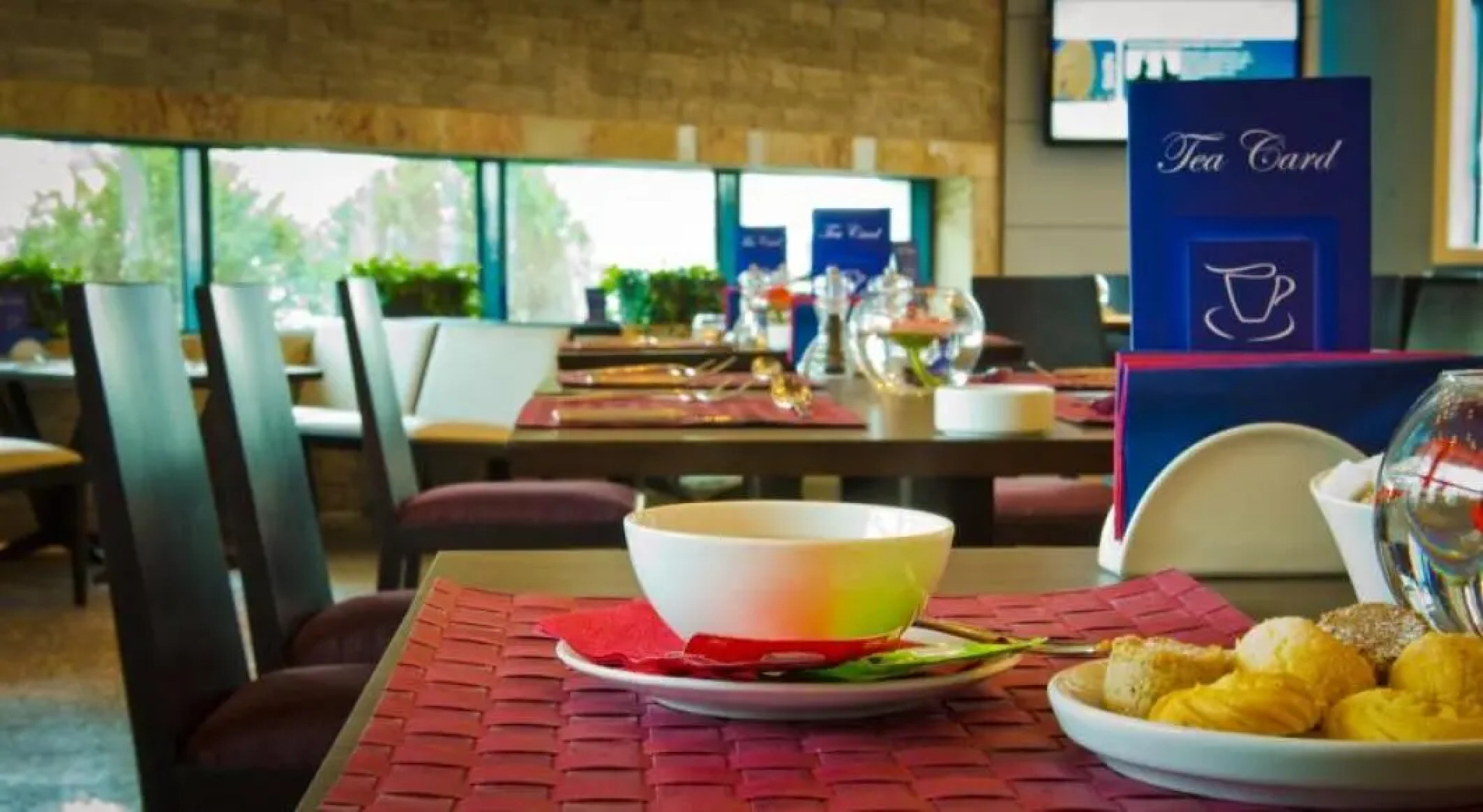 Отель Chirag Plaza Hotel & Business Center