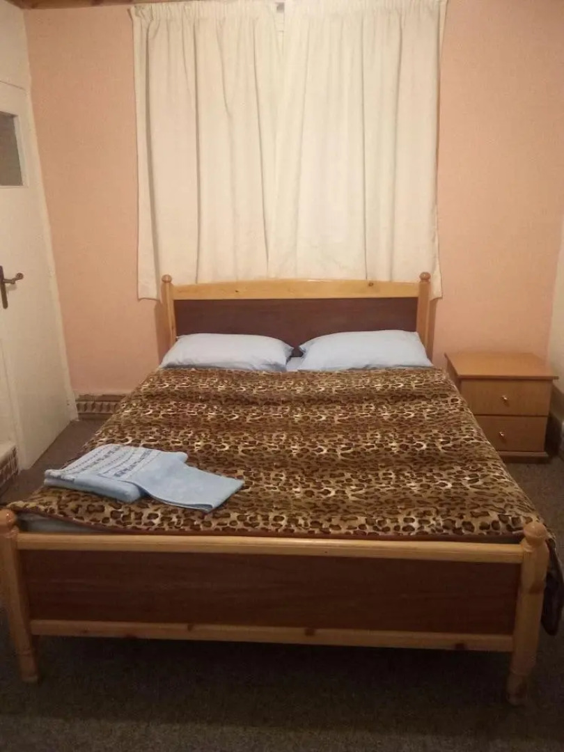 Palace Hostel Bsharry