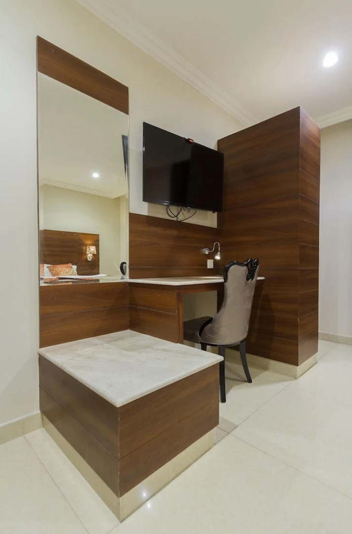 Al Bustan Hotel Suites