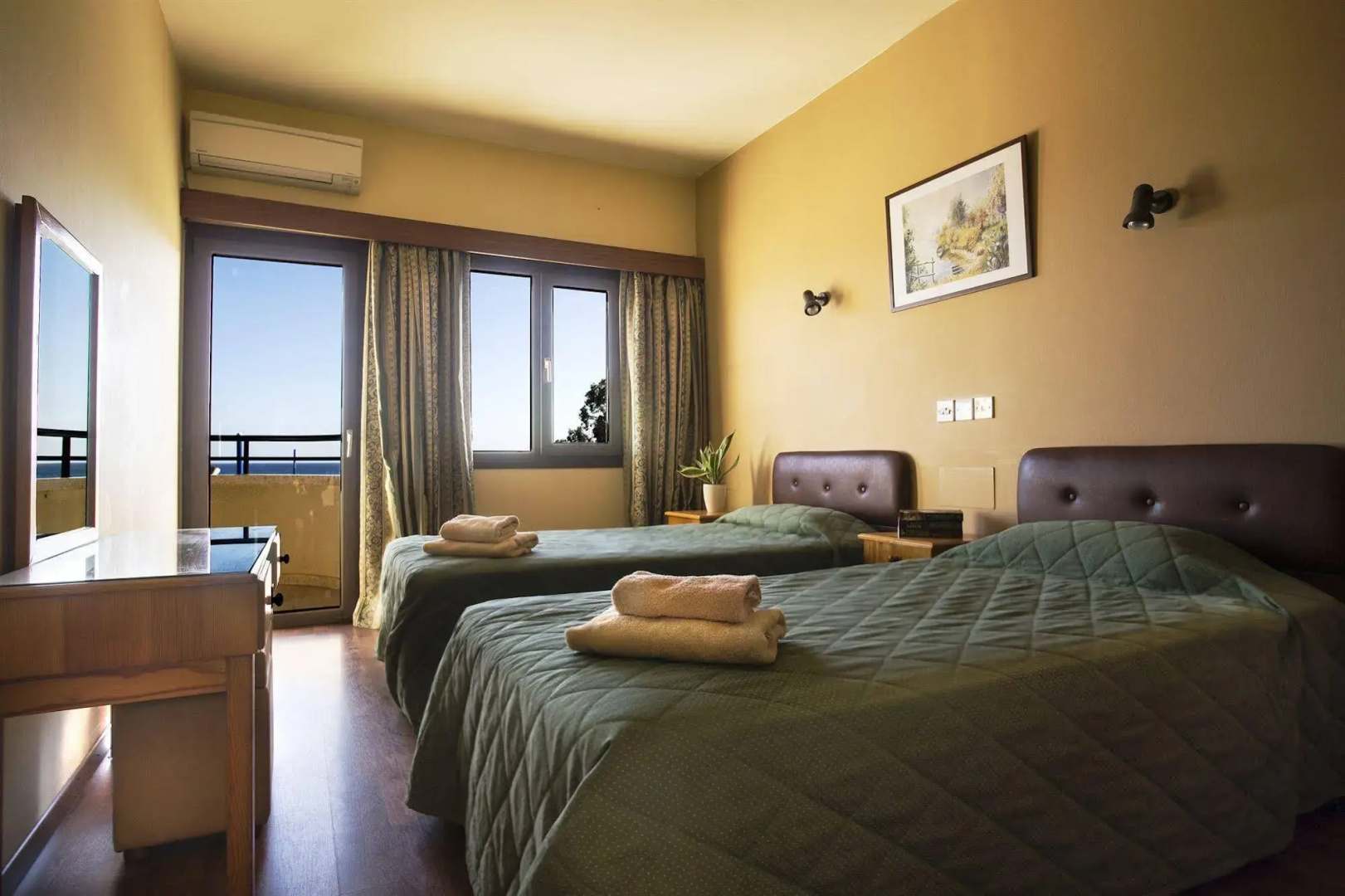 Pigeon Beach Hotel Apartments