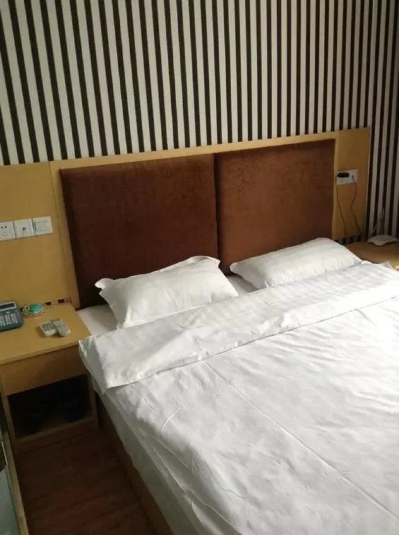 Golden Kylin Business Hotel