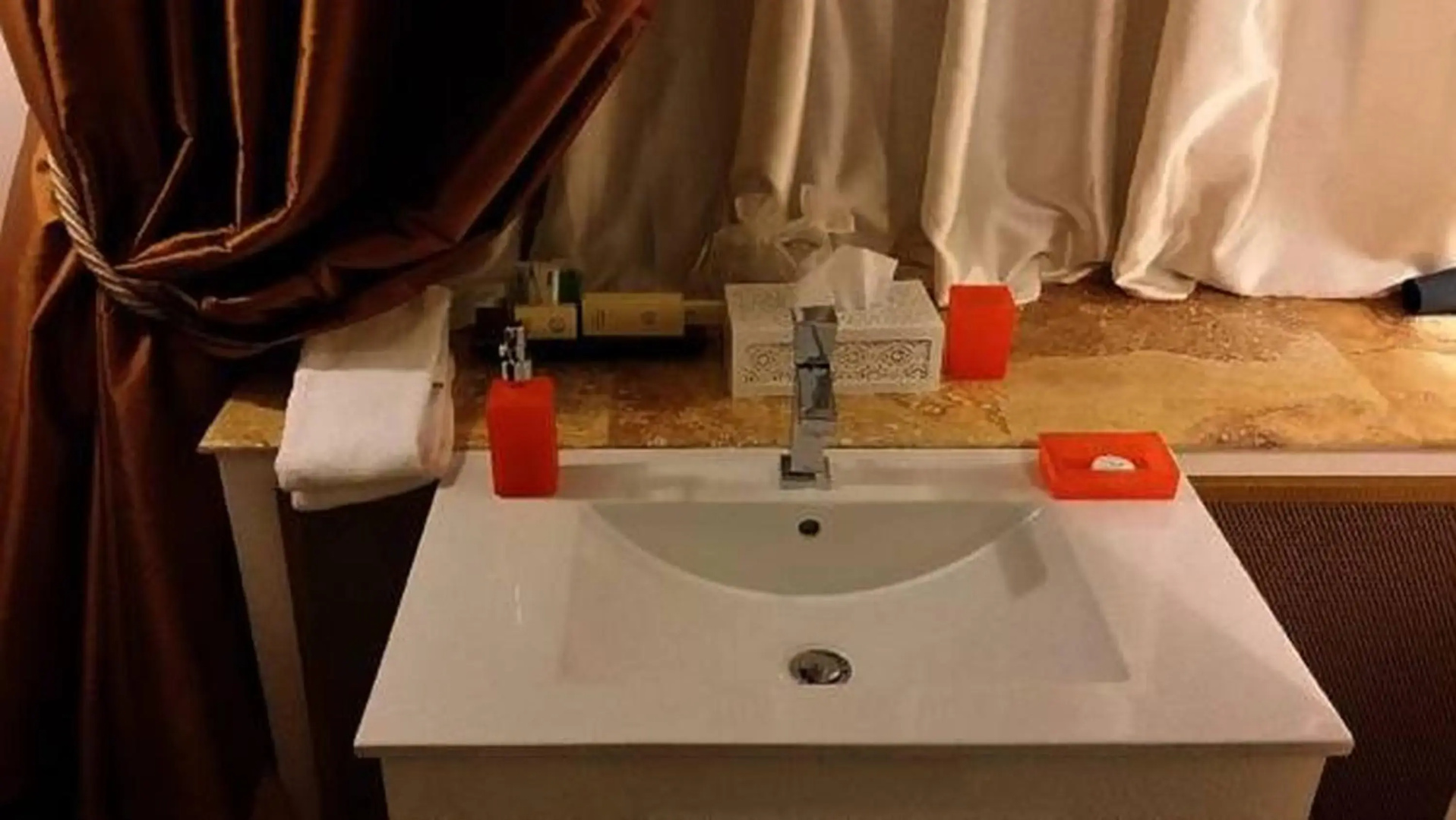 Grand Boutique Hotel