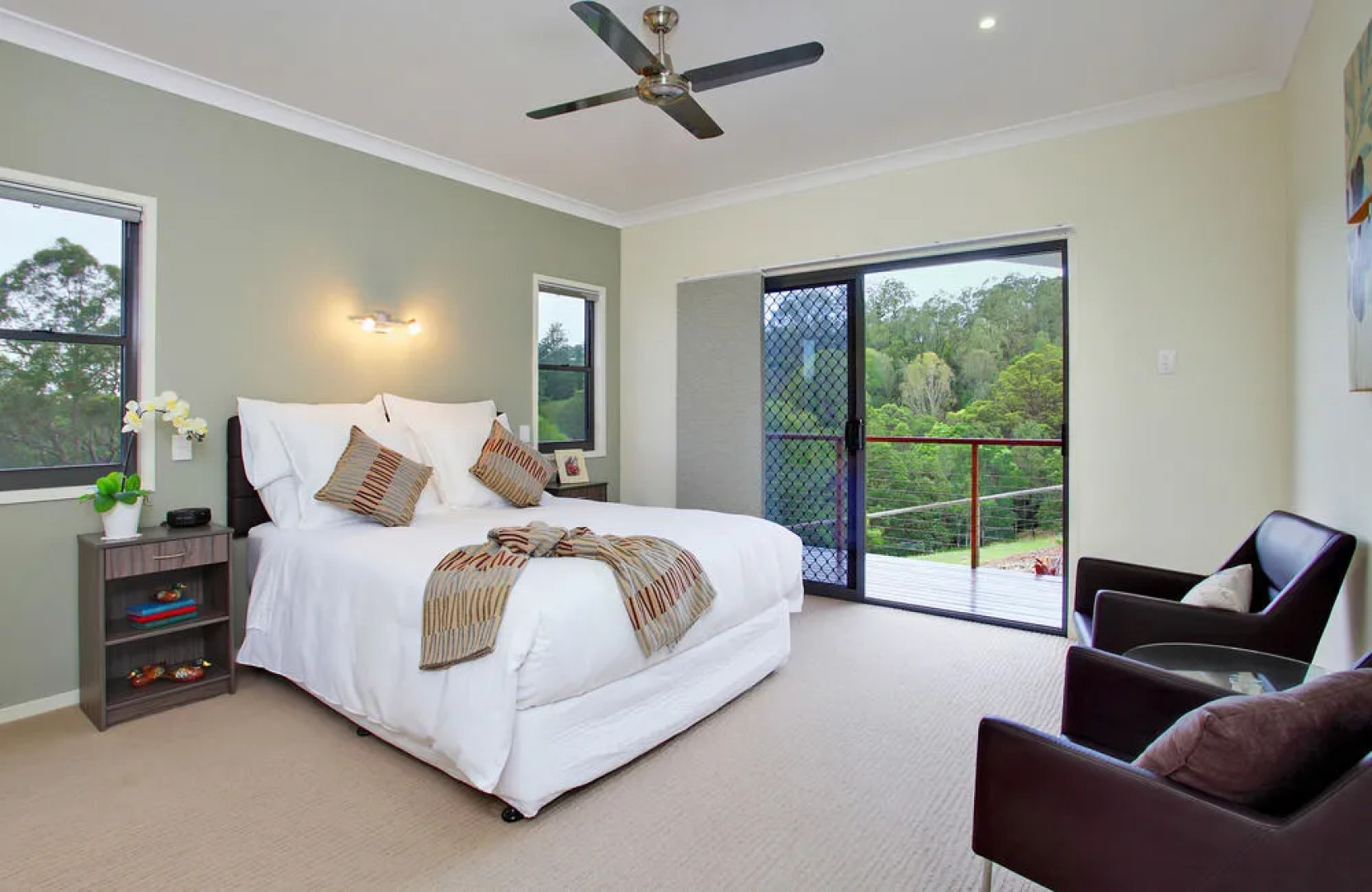 Mary Valley Views B + B