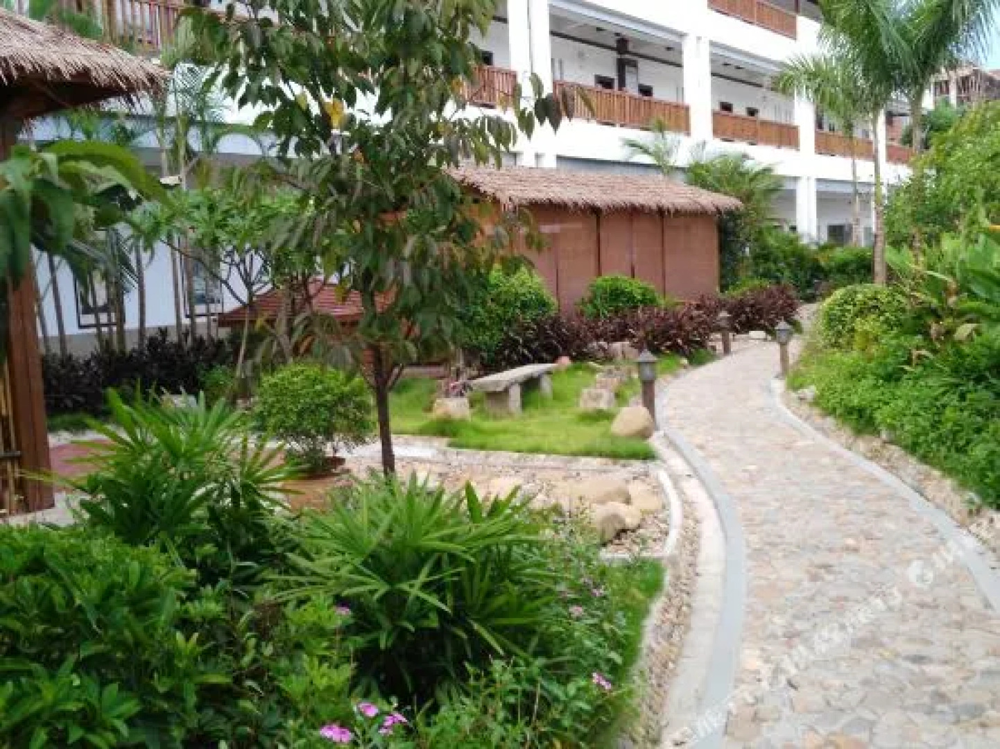 Linyu Huaxi Hot Spring Holiday Hotel