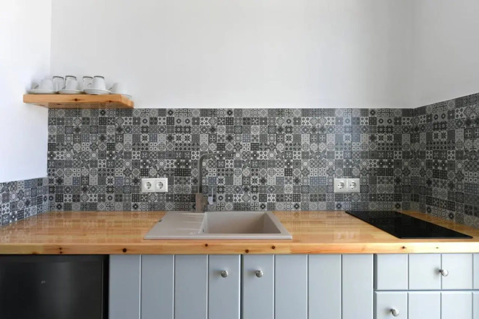 Lorenzo Studios and Suites Paros