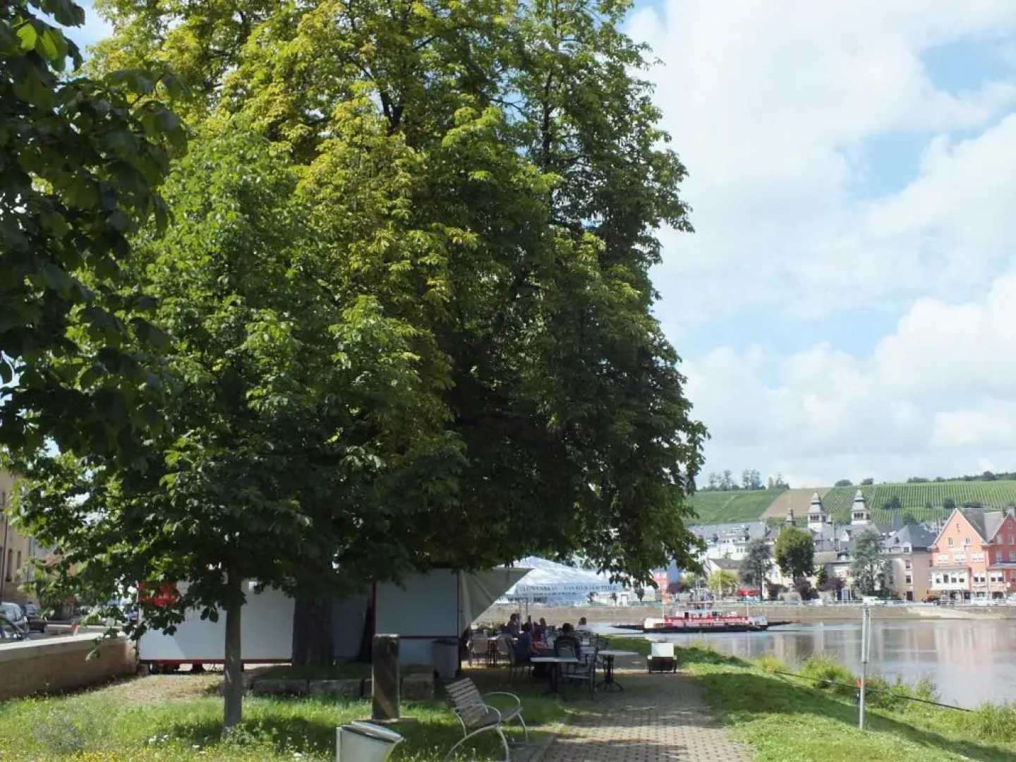 Rezas Bistro Restaurant Gästehaus