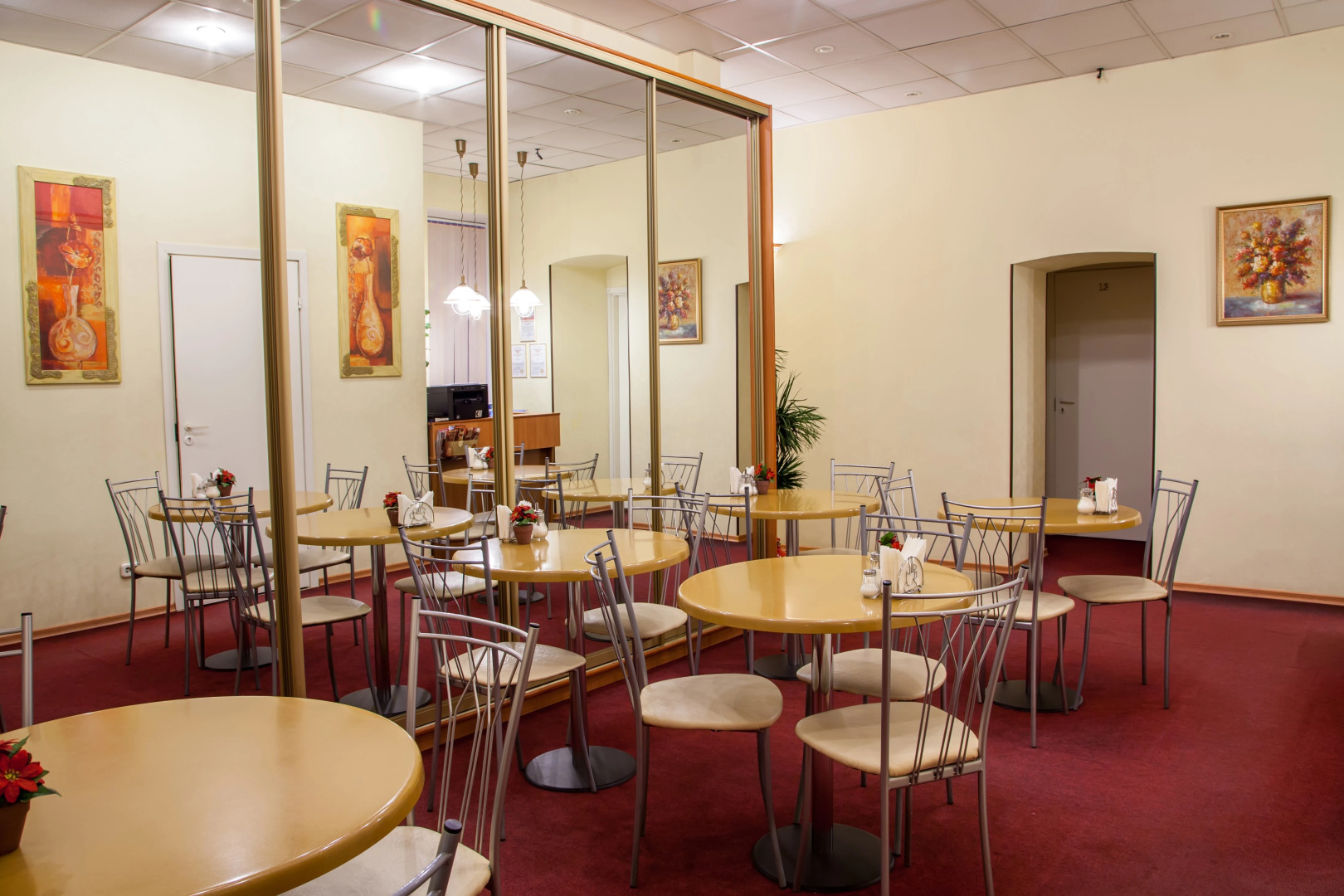 Альтбург на Литейном