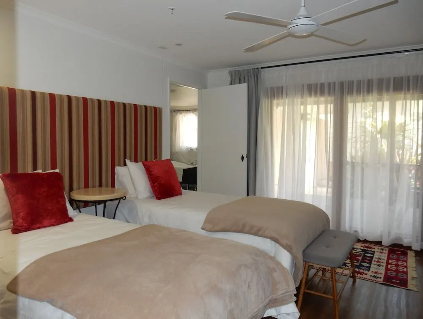 The Lodge Mapleton Falls