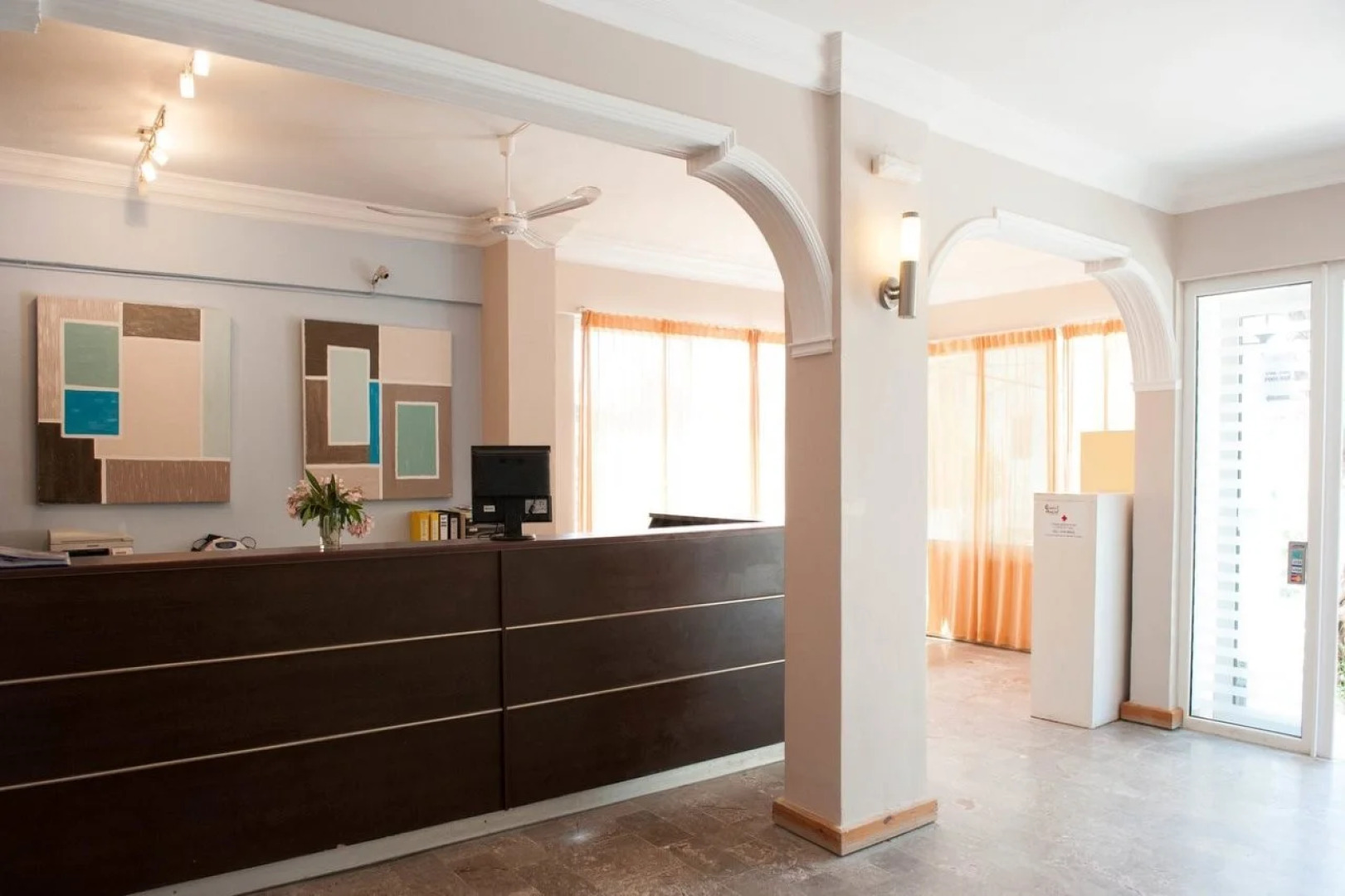 Отель Quayside Village Hotel — Adults Only