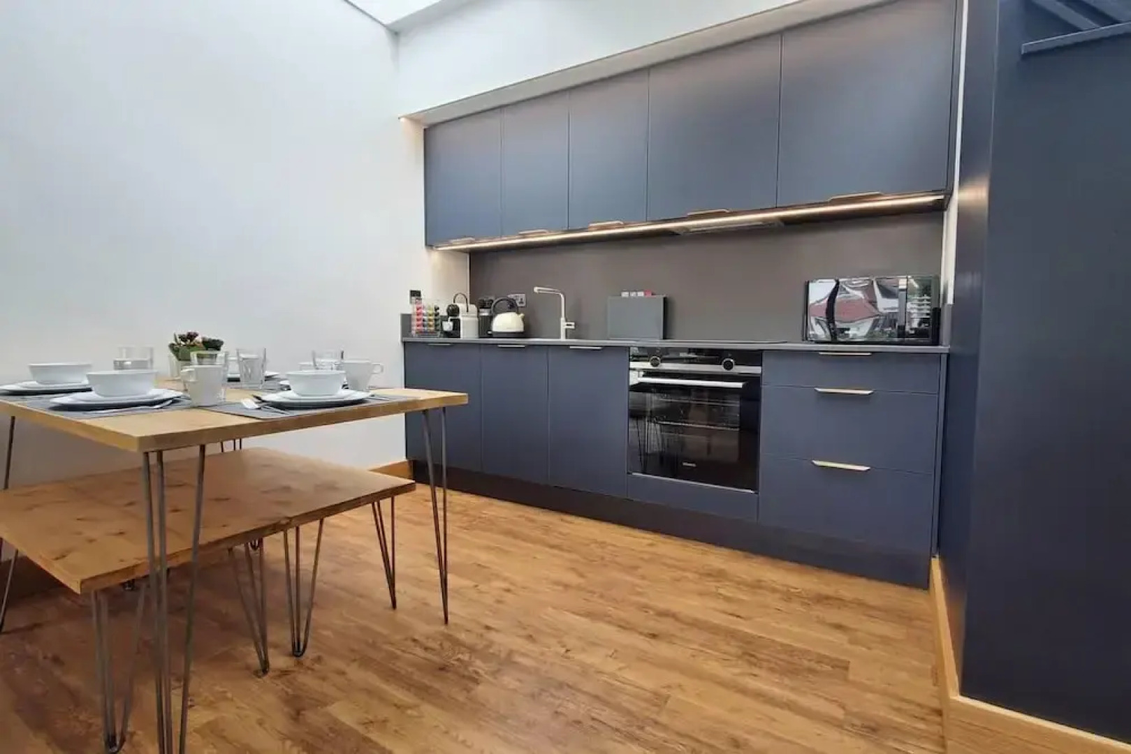 The Cedarwoods - Luxury Studio for 5!