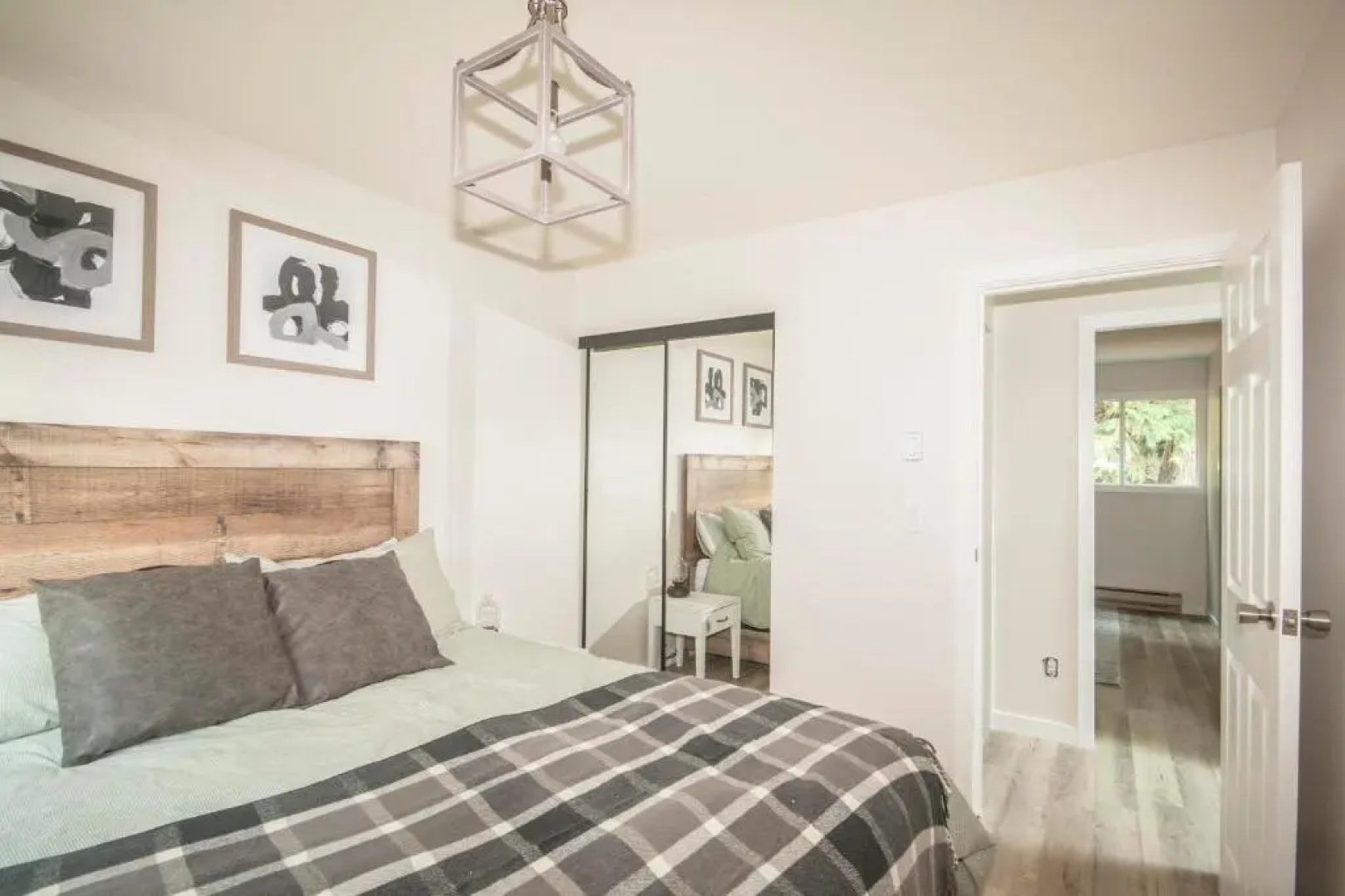 Cedar Creek Cottage 4BR - Welcome to Your Private Oasis Steps from the Beach
