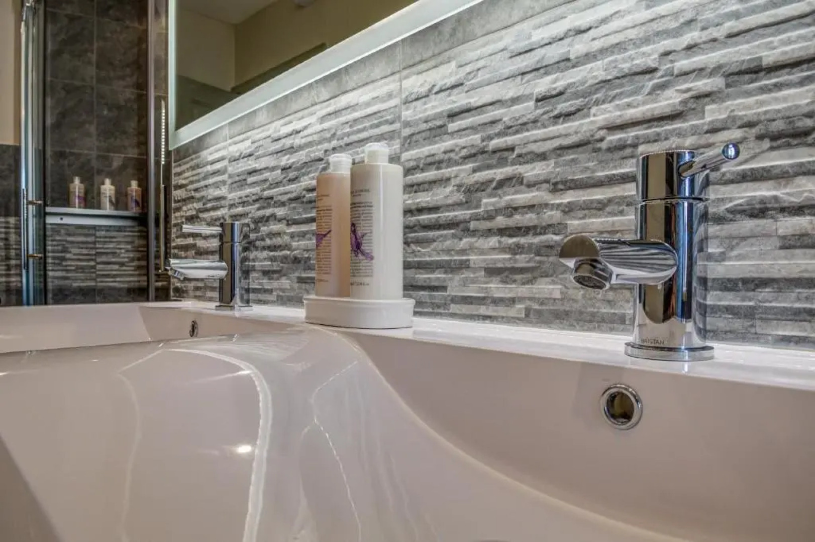 Chic Georgian town house in Cotswold town centre