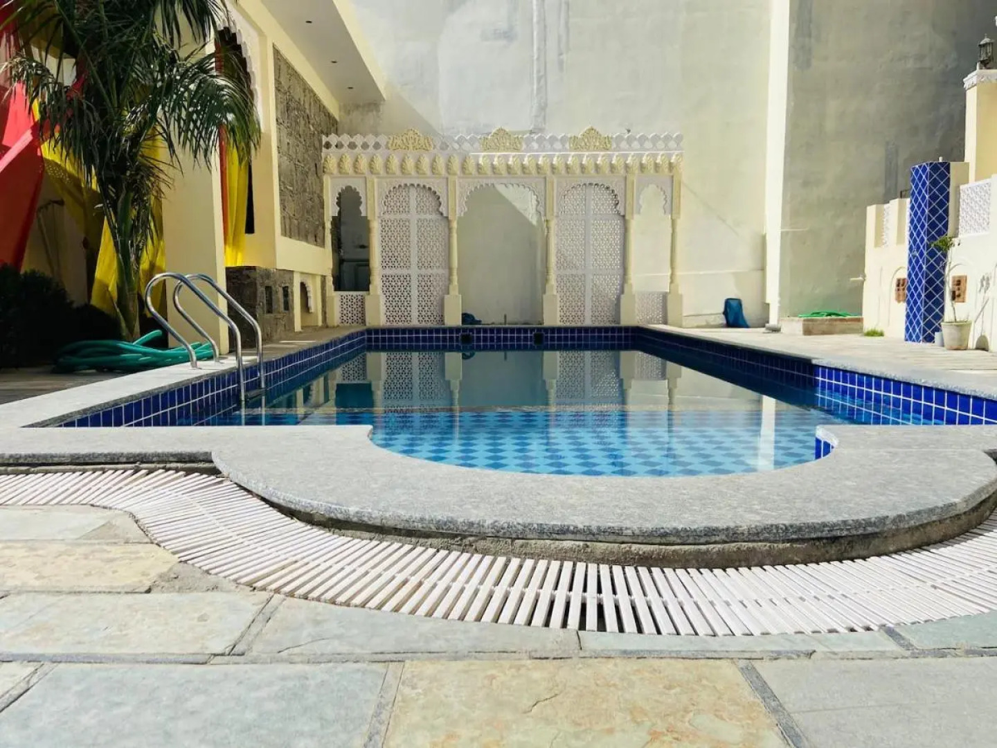 Hotel Palace Rajkumbha by Howard