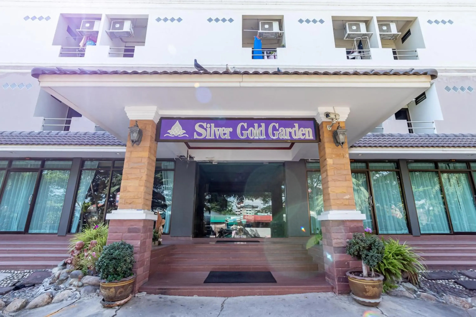 Silver Gold Garden Suvarnabhumi Airport Hotel