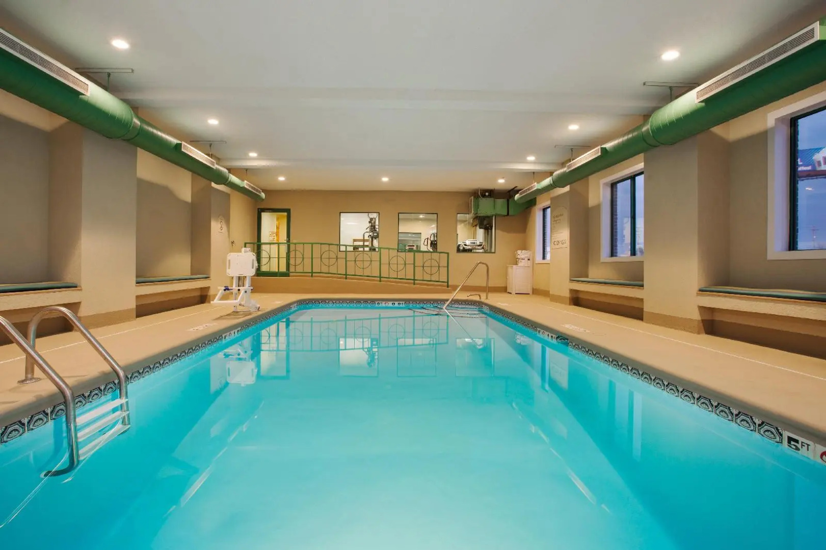 Holiday Inn Express Hotel & Suites Kalamazoo
