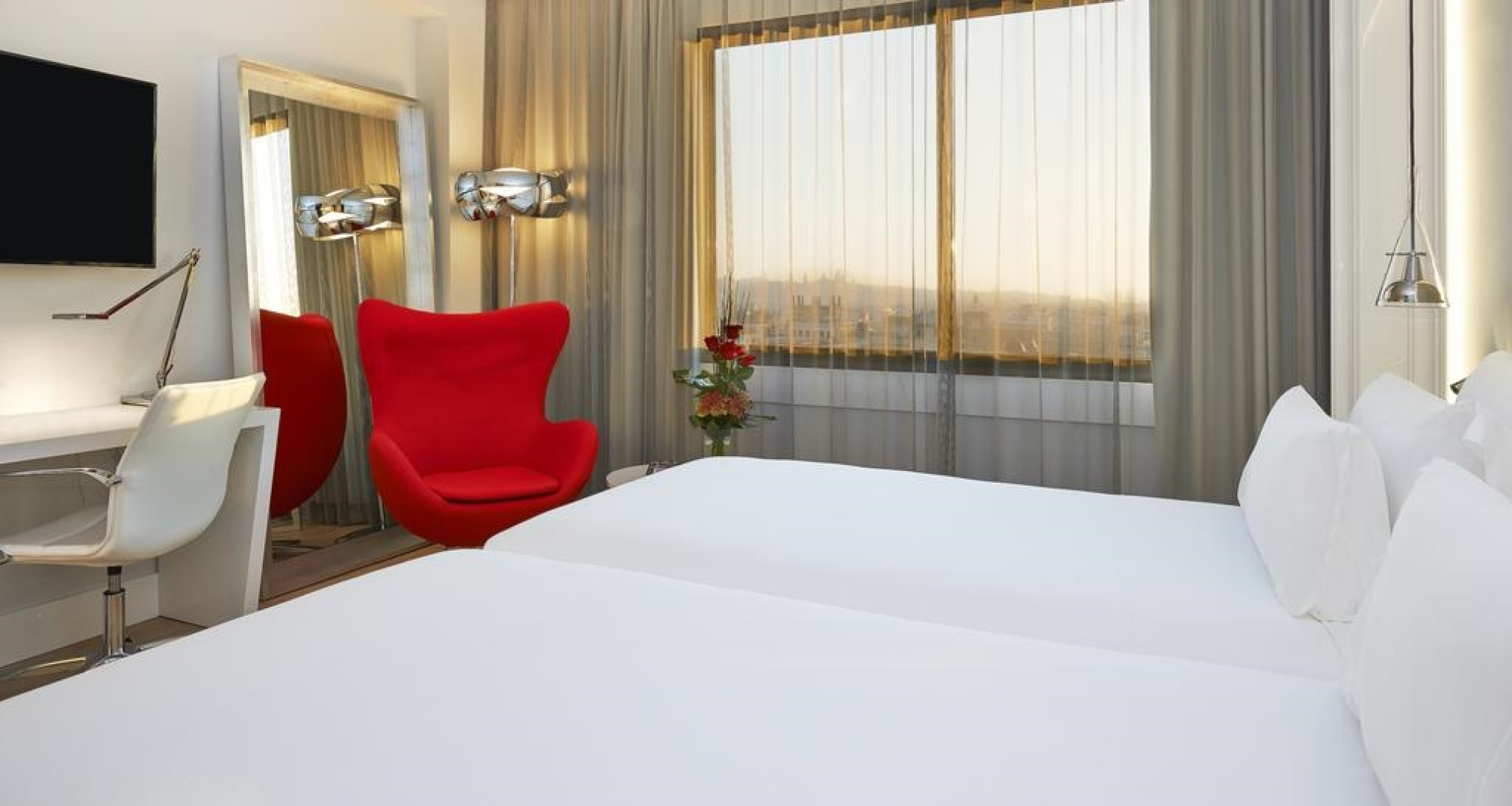 Отель NH Collection Barcelona Gran Calderón