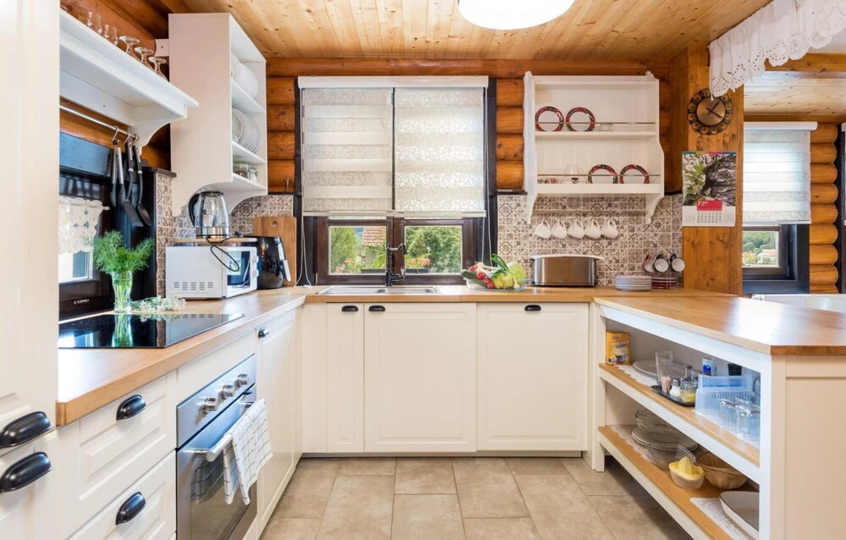 Awesome Home in Otocac With 4 Bedrooms and Wifi