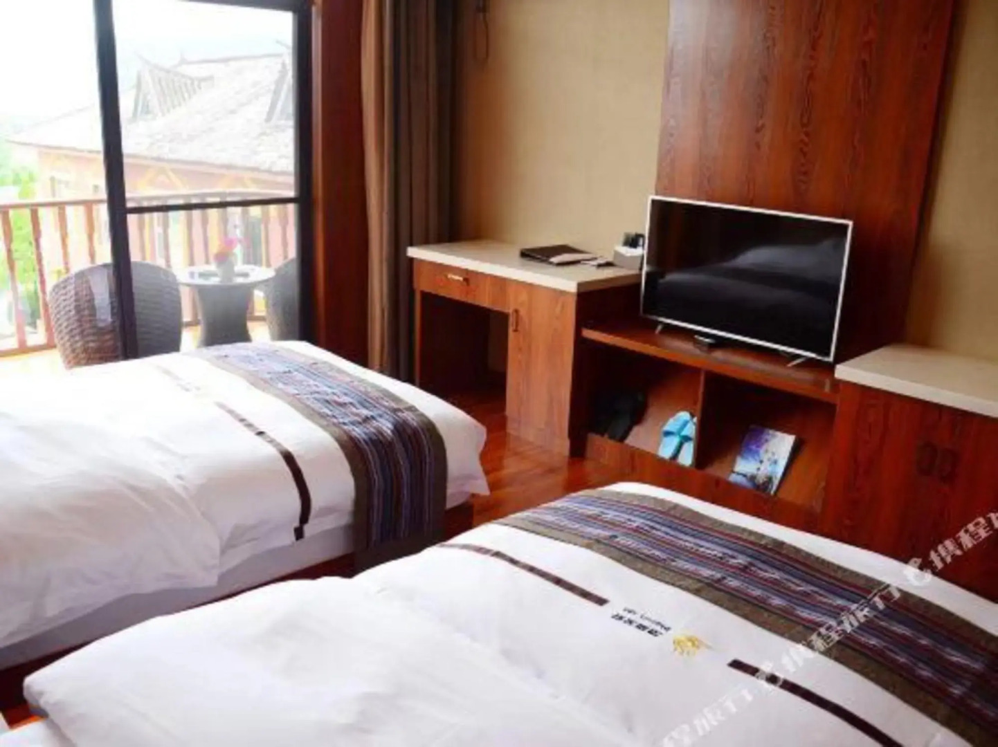 Phoenix Hot Spring Holiday Hotel