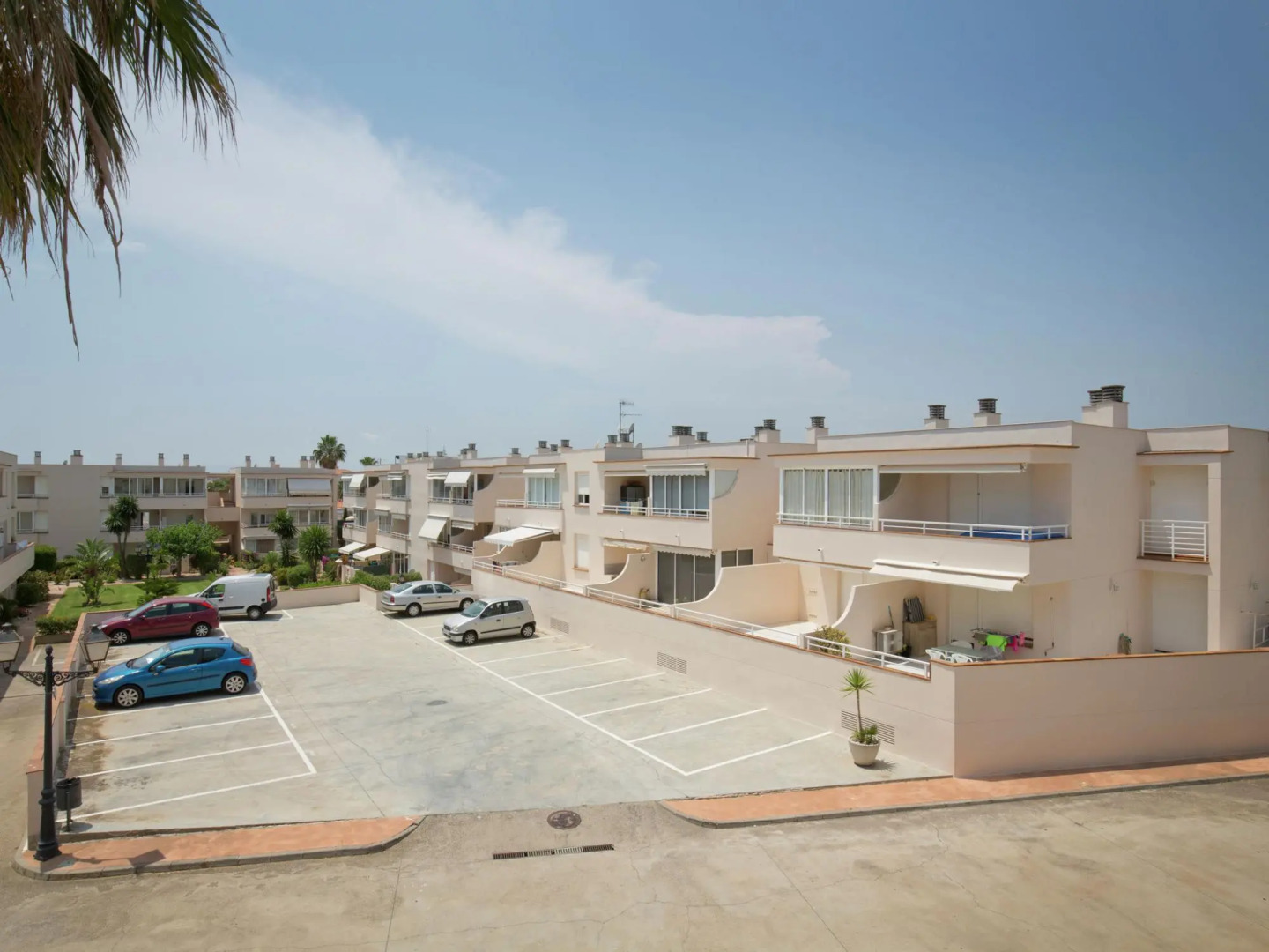 Well-Kept Apartment with Views of the Sea, Two Swimming Pools Near Vinaròs