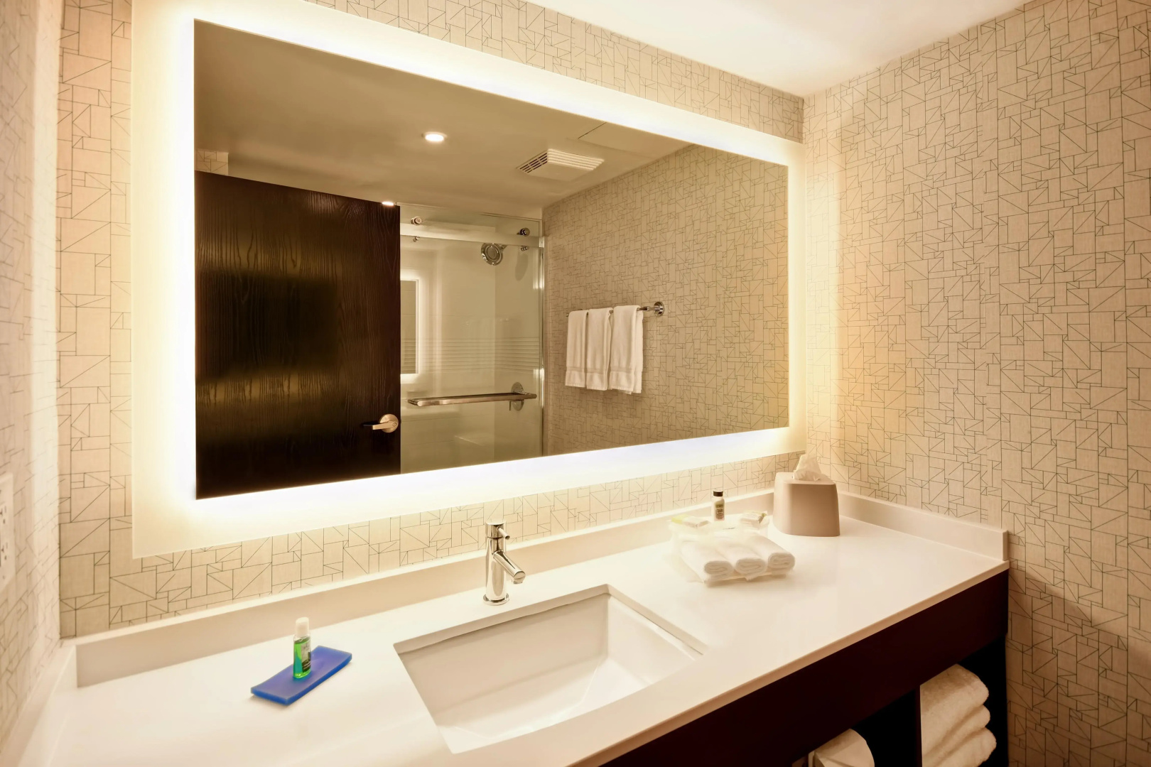 Holiday Inn Express & Suites Allentown-Dorney Park Area by IHG