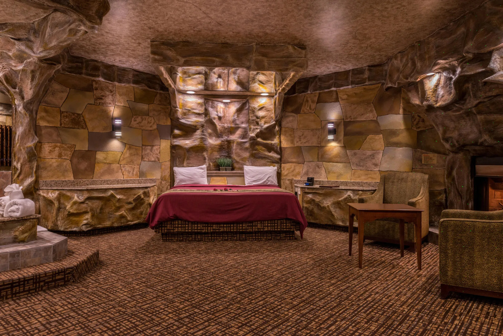 Inn of the Dove Romantic Suites with Jetted Tub & Fireplace