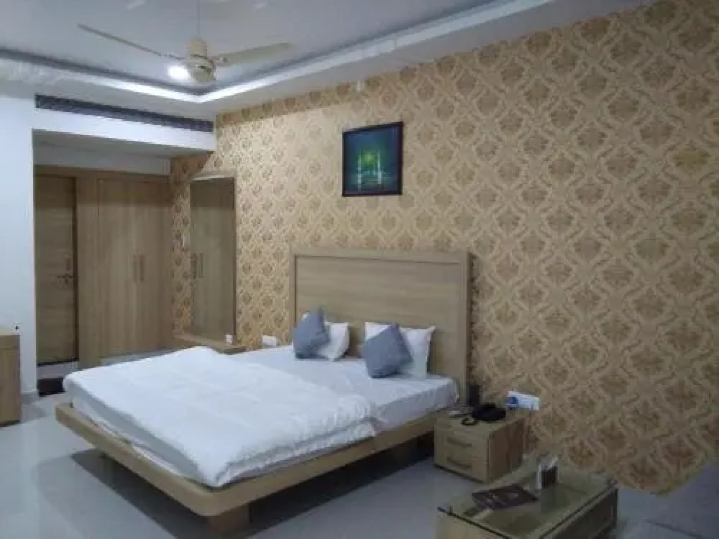 Hotel Royal Palace - Sagar