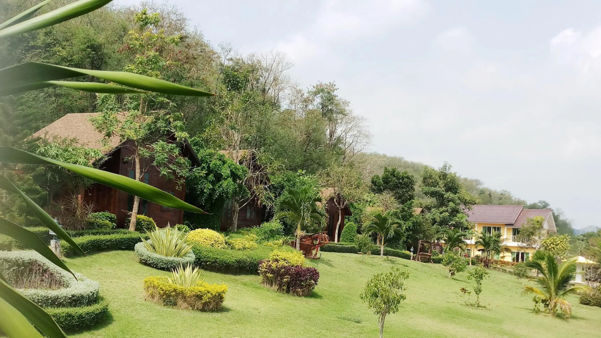 Mai Ngern Mai Thong Resort