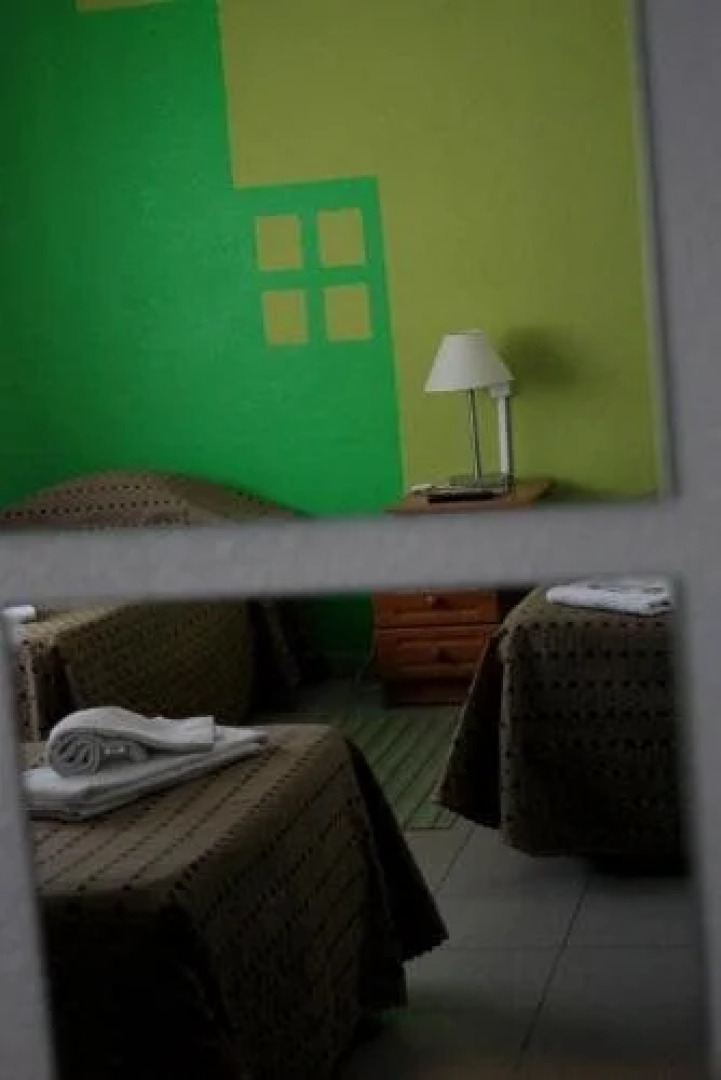 E-Nove Lounge Hostel Caffe