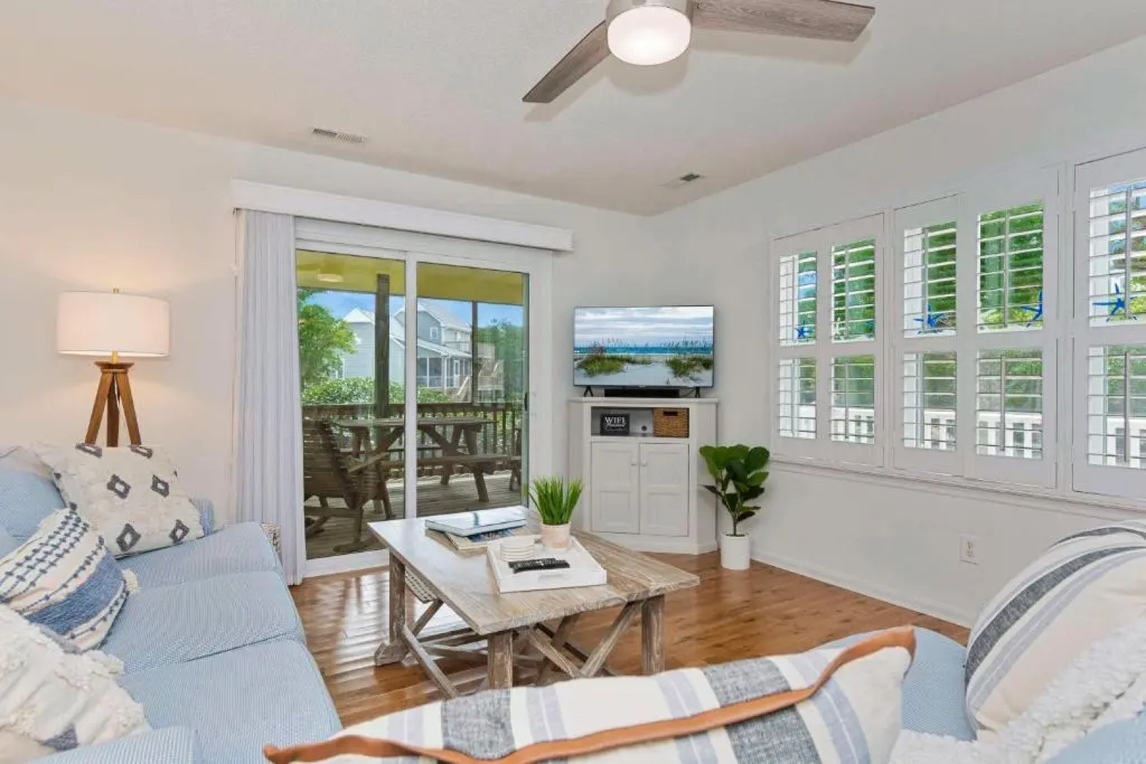 The Emerald Owl House - Peaceful Emerald Isle Beach House w/ Luxurious Heated Pool!