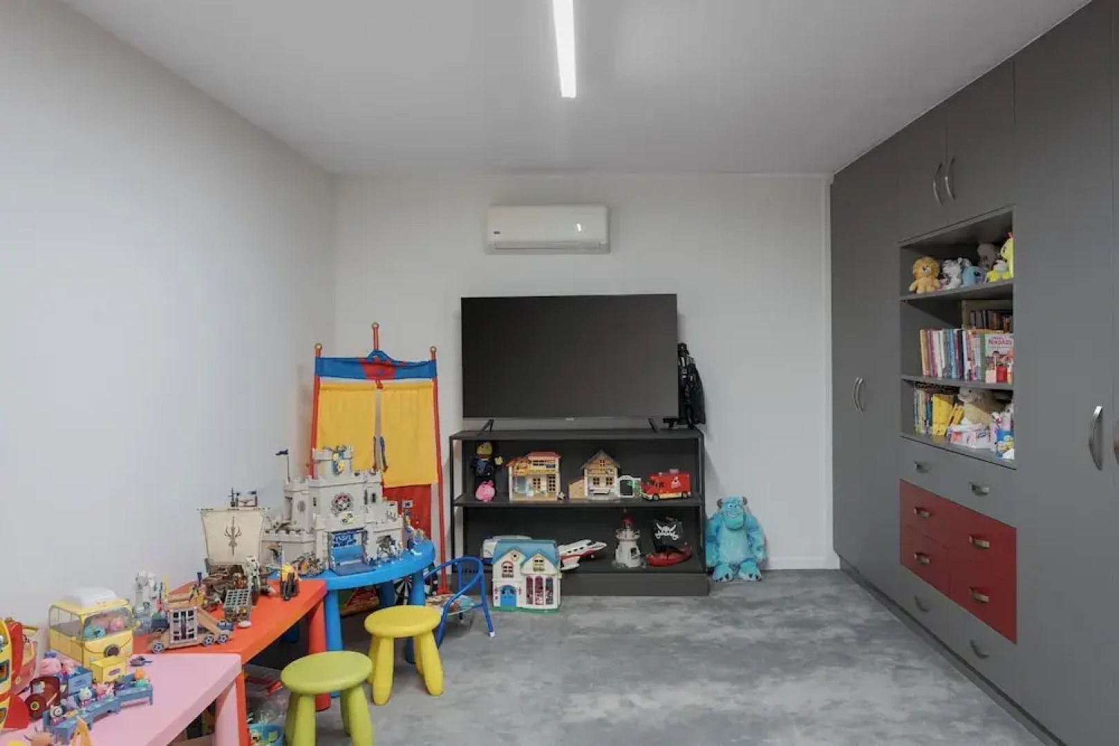 Ema's Guest House