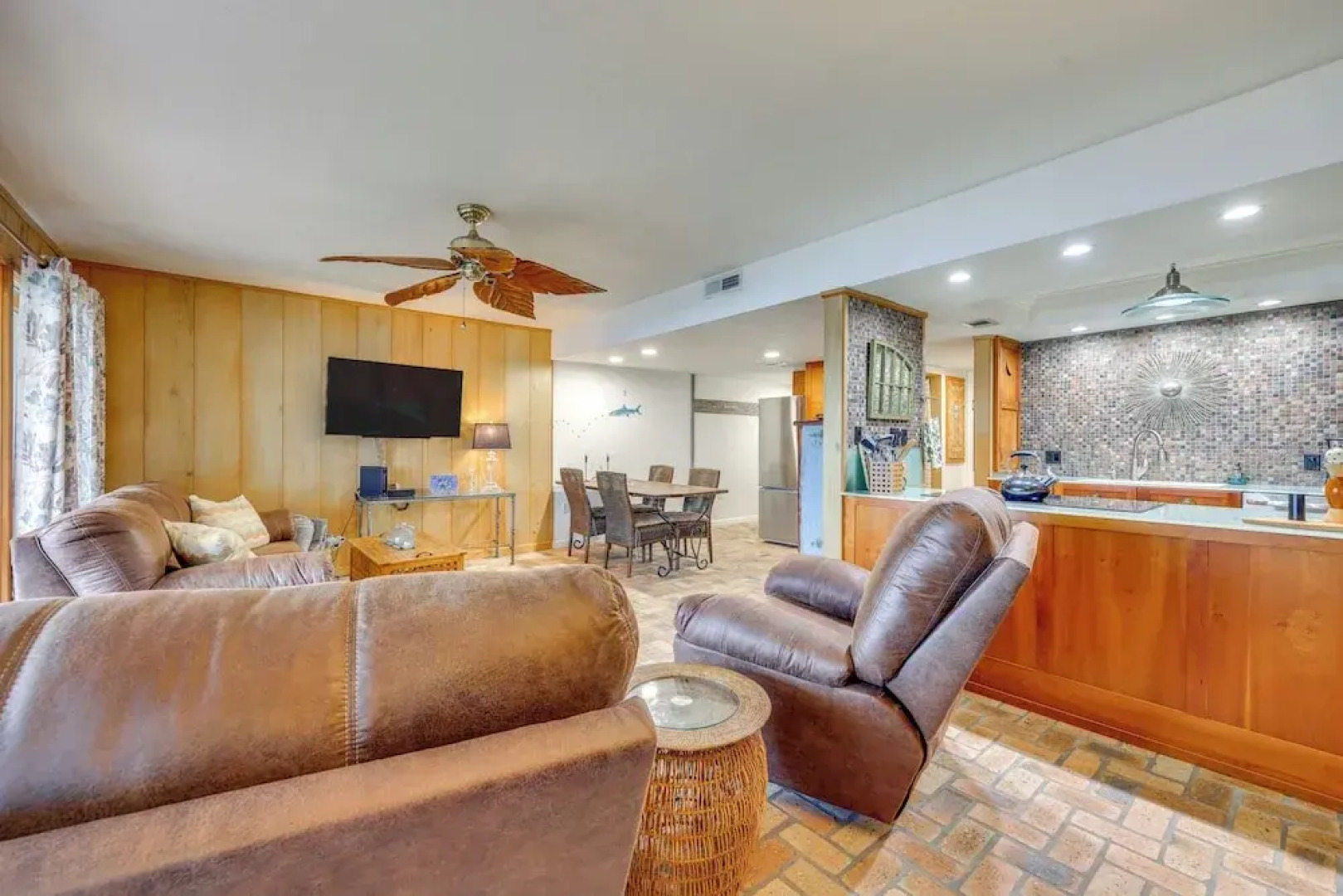 River-view Condo w/ Boat Slip in Welaka!