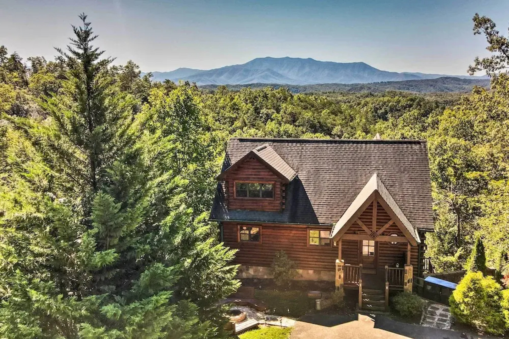 Pigeon Forge Cabin w/ Amazing Mountain Views!